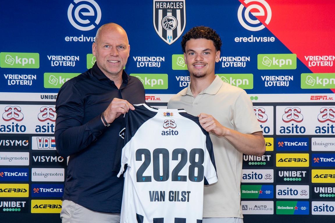 Heracles slaat na afketsen Go Ahead-deal toe en presenteert Van Gilst
– Voetbal International
