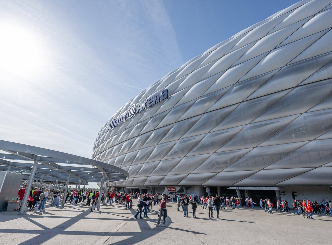Bayern eert Beckenbauer met straatnaam bij stadion
– Voetbal International